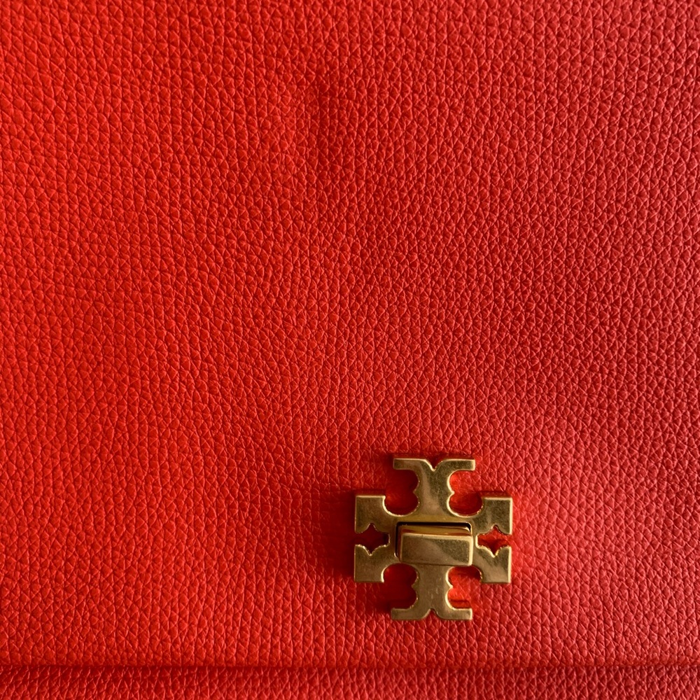 Tory Burch Poppy Red “Vintage Like” Kira Clutch w/ Strap, NWT!!! - Picture 3 of 12